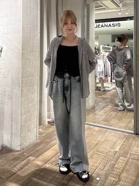 「JEANASIS（ジーナシス）のスウェットコンビデニムパンツ/645263（デニムパンツ、ブルー系）」を使った、おはさん（レディース）の春コーディネート