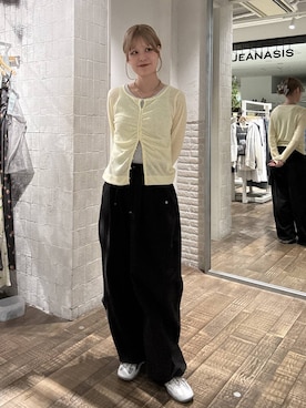 「JEANASIS（ジーナシス）のミリタリータックボリュームパンツ/657336（その他パンツ、ブラック系）」を使った、おはさん（レディース）の春コーディネート