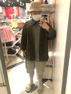 「H&M（エイチ・アンド・エム）のアイテム（サンダル）」を使った、Spencer Cheungさん（メンズ・170cm）の春コーディネート