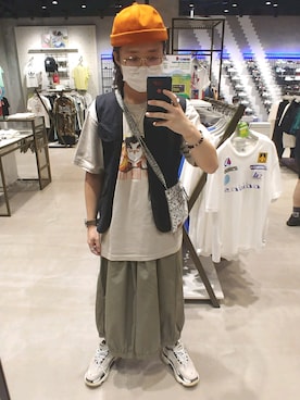 「BALENCIAGA（バレンシアガ）のアイテム（スニーカー、ベージュ系）」を使った、Spencer Cheungさん（メンズ・170cm）の夏コーディネート