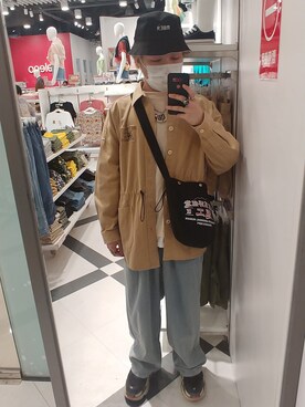 「BALENCIAGA（バレンシアガ）のアイテム（スニーカー、ブラック系）」を使った、Spencer Cheungさん（メンズ・170cm）の春コーディネート