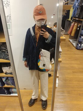 「GU（ジーユー）のアイテム（デニムジャケット、ブルー系）」を使った、Spencer Cheungさん（メンズ・170cm）の春コーディネート
