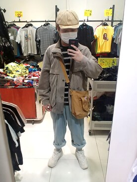 「NEW BALANCE（ニューバランス）のアイテム（スニーカー、ホワイト系）」を使った、Spencer Cheungさん（メンズ・170cm）の春コーディネート