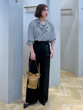 「アイテム（チャーム）」を使った、MIYUKIさん（レディース・164cm）の秋コーディネート
