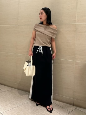 Mila Owenさんのコーディネート