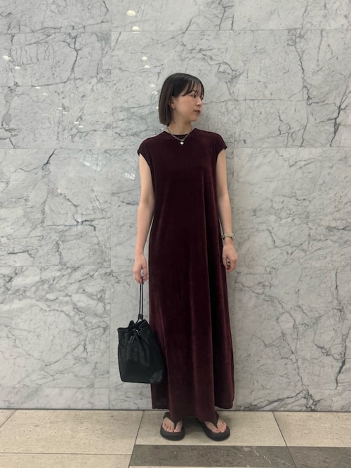 バックシャンフレンチスリーブベロアワンピース（ワンピース）｜Mila