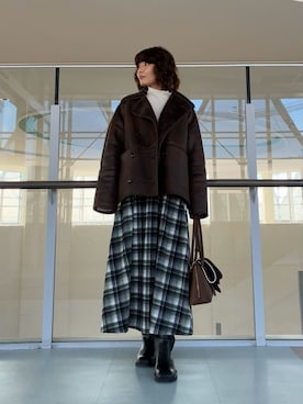 「アイテム（サングラス）」を使った、Mila Owenさん（レディース・160cm）の冬コーディネート