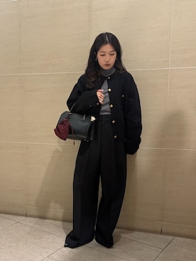 「アイテム（チャーム）」を使った、Mila Owenさん（レディース・155cm）の秋コーディネート