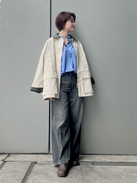 「アイテム（ミリタリージャケット）」を使った、Mila Owenさん（レディース・165cm）の秋コーディネート