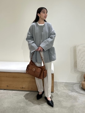 「アイテム（チェスターコート）」を使った、Mila Owenさん（レディース・158cm）の夏コーディネート