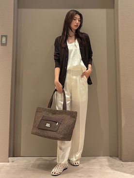 Mila Owenさん（レディース・169cm）の春コーディネート