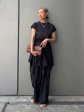 Mila Owenさんのコーディネート