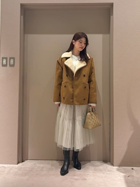 「アイテム（ムートンコート）」を使った、Mila Owenさん（レディース・169cm）の秋コーディネート
