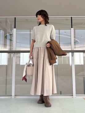 「アイテム（テーラードジャケット、イエロー系）」を使った、Mila Owenさん（レディース・160cm）の秋コーディネート