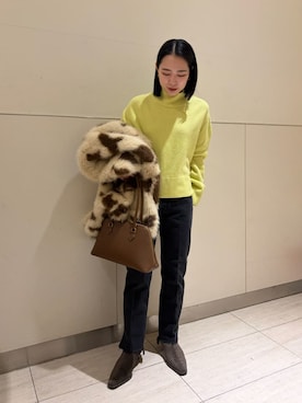 「アイテム（ノーカラーコート）」を使った、Mila Owenさん（レディース・151cm）の冬コーディネート