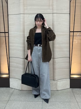 「アイテム（チューブトップ）」を使った、Mila Owenさん（レディース・153cm）の秋コーディネート