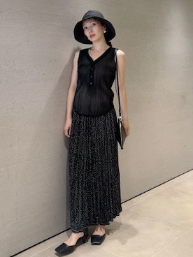Mila Owenさんのコーディネート