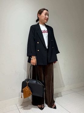 「アイテム（チャーム）」を使った、Mila Owenさん（レディース・155cm）の夏コーディネート
