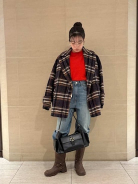 「アイテム（ピーコート）」を使った、Mila Owenさん（レディース・155cm）の秋コーディネート