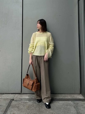 「アイテム（チューブトップ）」を使った、Mila Owenさん（レディース・153cm）の秋コーディネート
