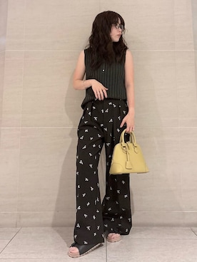 Mila Owenさんのコーディネート