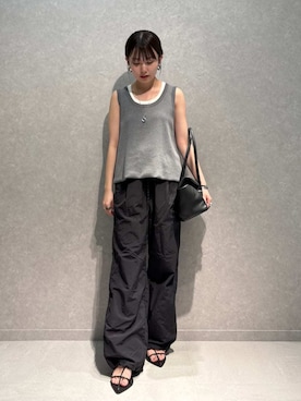 Mila Owenさんのコーディネート