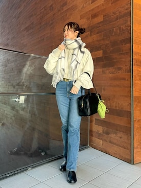 「アイテム（チャーム）」を使った、Mila Owenさん（レディース・160cm）の秋コーディネート