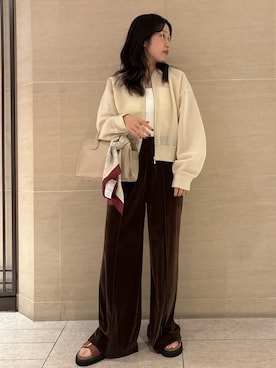 「アイテム（チューブトップ）」を使った、Mila Owenさん（レディース・155cm）の夏コーディネート