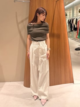 Mila Owenさんのコーディネート