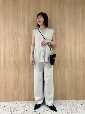 「Mila Owen（ミラオーウェン）のショルダー付きトリプルバッグ（ショルダーバッグ、ブラック系）」を使った、Mila Owenさんの春コーディネート