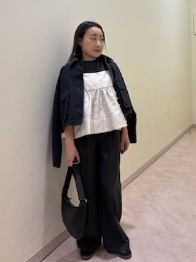ジャガードペプラムキャミトップスを使った人気ファッション