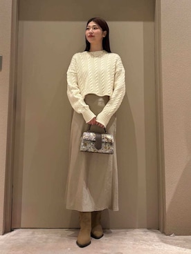 Mila Owenさん（レディース・169cm）の冬コーディネート