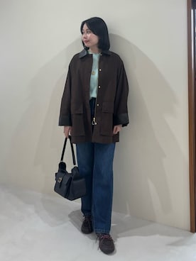 「アイテム（ミリタリージャケット）」を使った、Mila Owenさん（レディース・163cm）の夏コーディネート