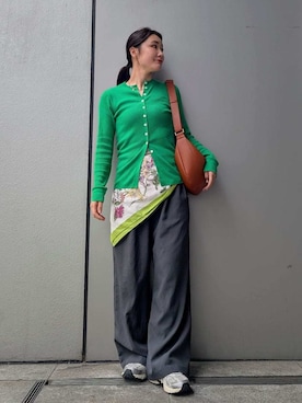 「Mila Owen（ミラオーウェン）の大判フラワー柄スカーフ（バンダナ/スカーフ、グリーン系）」を使った、Mila Owenさんの春コーディネート