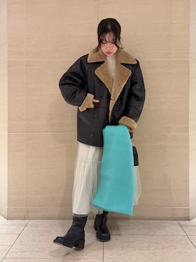 「アイテム（ムートンコート）」を使った、Mila Owenさん（レディース・155cm）の秋コーディネート