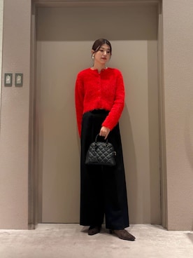 「アイテム（ステンカラーコート）」を使った、Mila Owenさん（レディース・169cm）の冬コーディネート