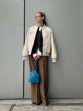 「アイテム（ノーカラージャケット）」を使った、Mila Owenさん（レディース・158cm）の秋コーディネート