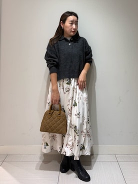 「アイテム（ポロシャツ）」を使った、Mila Owenさん（レディース・155cm）の秋コーディネート