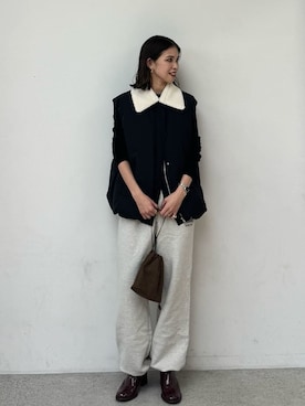 「アイテム（ダウンベスト）」を使った、Mila Owenさん（レディース・165cm）の秋コーディネート