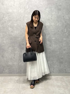 「アイテム（チューブトップ）」を使った、Mila Owenさん（レディース・153cm）の夏コーディネート