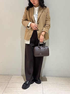 Mila Owenさんのコーディネート