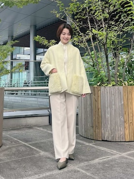 「アイテム（チェスターコート、イエロー系）」を使った、Mila Owenさん（レディース・165cm）の秋コーディネート