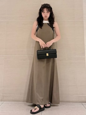 Mila Owenさんのコーディネート