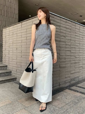 「アイテム（ブレスレット）」を使った、Mila Owenさん（レディース・158cm）の夏コーディネート