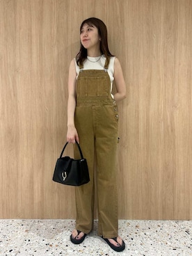 「アイテム（オールインワン・サロペット、イエロー系）」を使った、Mila Owenさん（レディース・161cm）の夏コーディネート