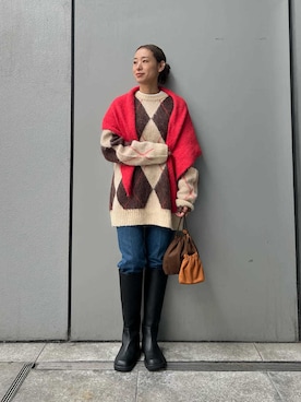 「アイテム（ストール/ショール）」を使った、Mila Owenさん（レディース・158cm）の冬コーディネート