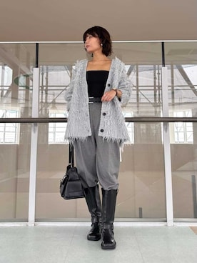 「アイテム（チューブトップ）」を使った、Mila Owenさん（レディース・160cm）の秋コーディネート