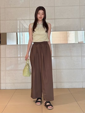 Mila Owenさんのコーディネート