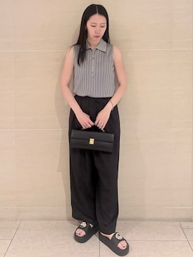 Mila Owenさんのコーディネート