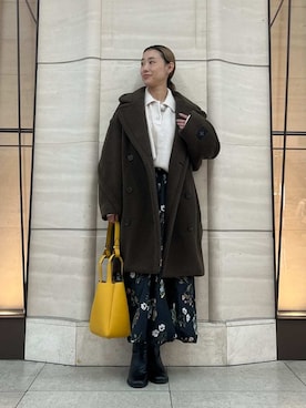 「アイテム（ステンカラーコート）」を使った、Mila Owenさん（レディース・158cm）の秋コーディネート